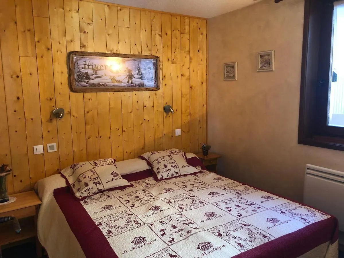 Apartment Chatel: 3 Pieces, Terrasse, Animaux Admis, Parking - Fr-1-198-257 France